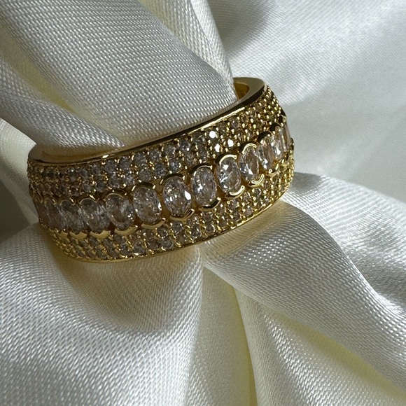 18KT GOLD PLATED FILIGREE RING WITH ZIRCONIAS - Picture 15 of 16